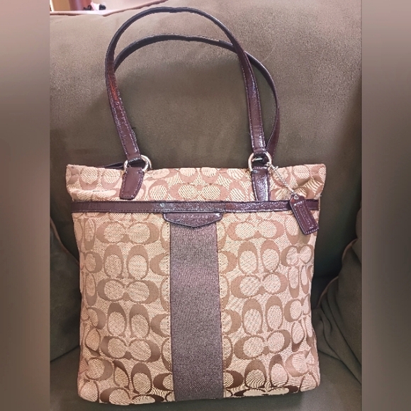 Coach tote - Picture 1 of 13